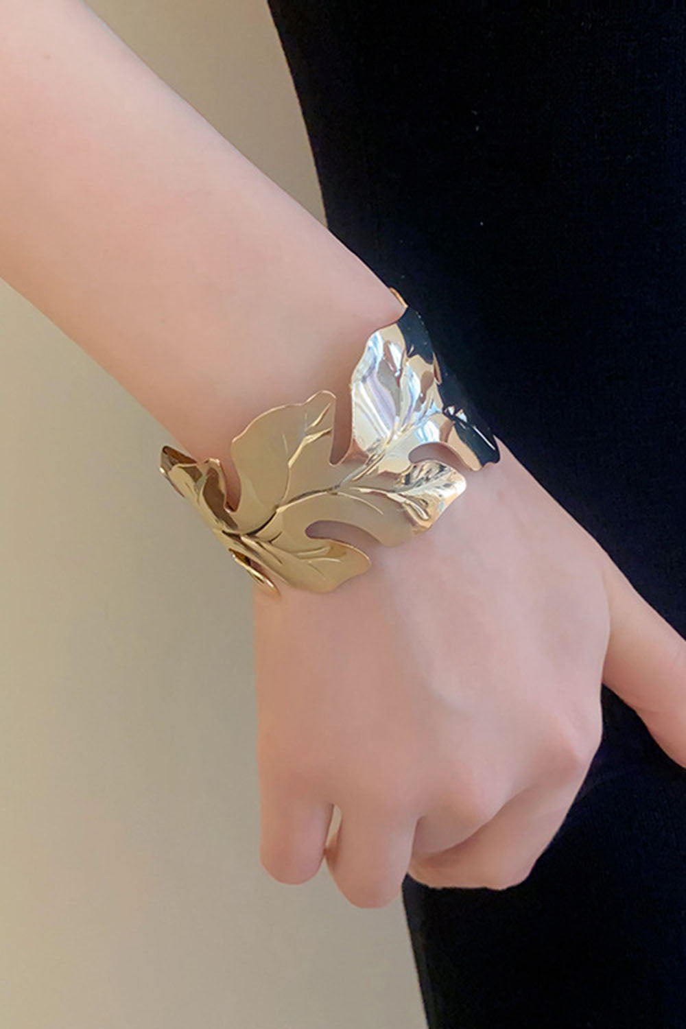 Hollow Out Flower Leaves Alloy Cuff Bracelet Gold