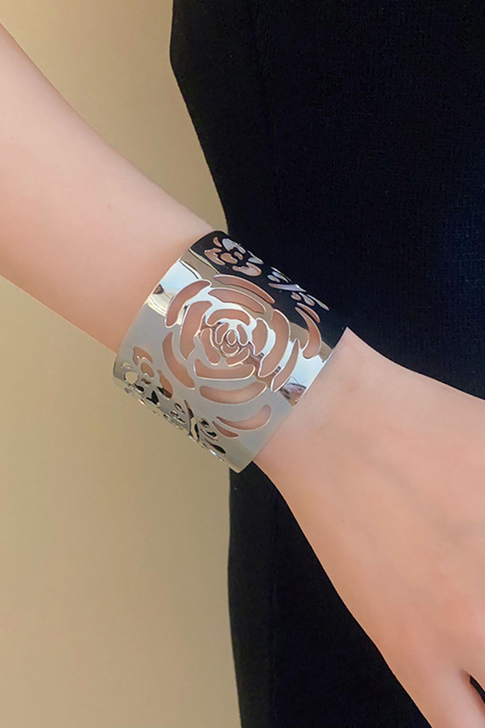 Hollow Out Flower Leaves Alloy Cuff Bracelet Gold