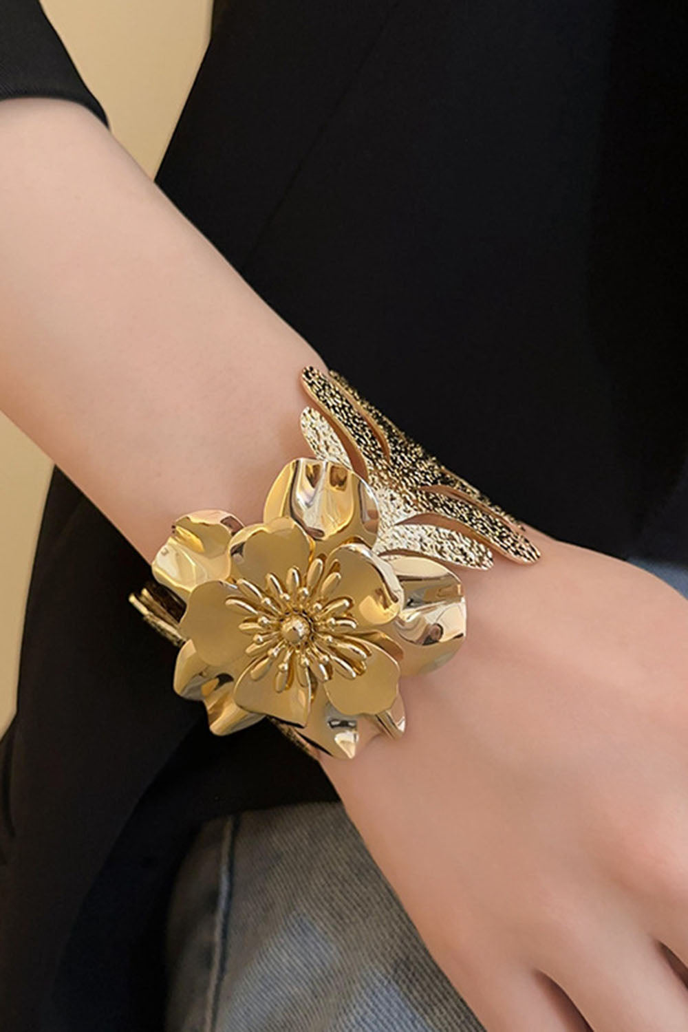 Hollow Out Flower Leaves Alloy Cuff Bracelet Gold