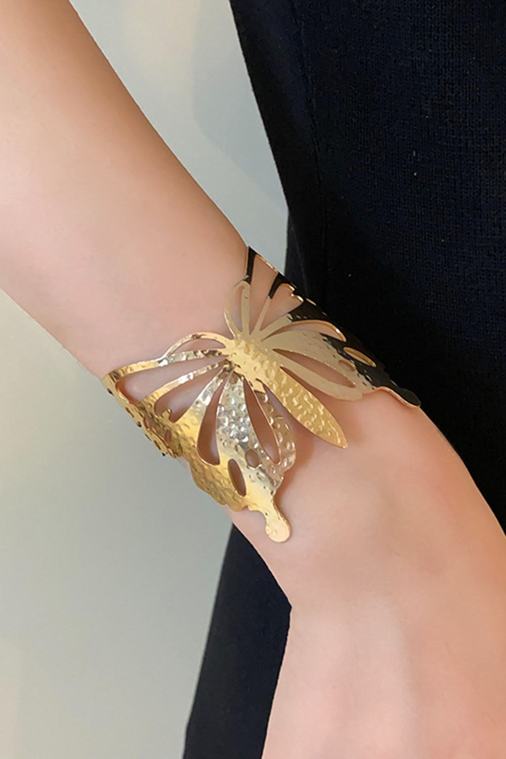 Hollow Out Flower Leaves Alloy Cuff Bracelet Gold