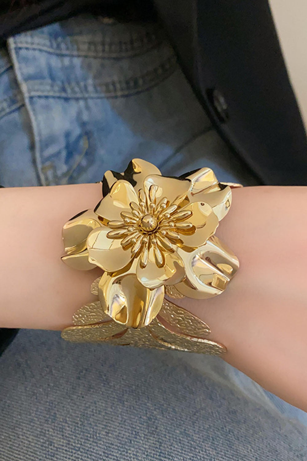 Hollow Out Flower Leaves Alloy Cuff Bracelet Gold