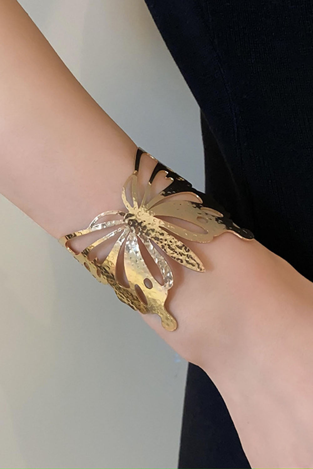 Hollow Out Flower Leaves Alloy Cuff Bracelet Gold