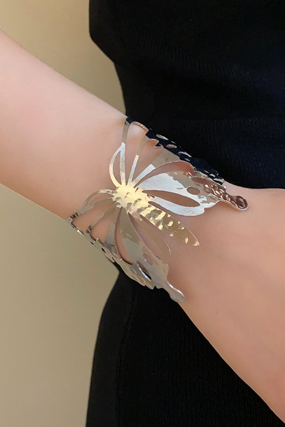 Hollow Out Flower Leaves Alloy Cuff Bracelet Gold